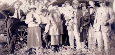 Arnold Dockir at far right, 1924